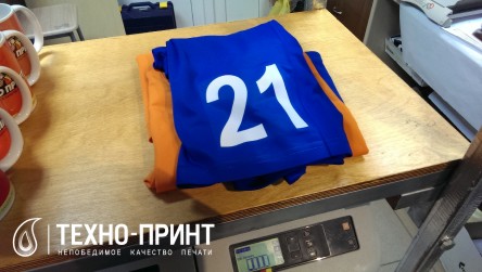 Печать спортивных номеров. Нанесение номеров на майки, спортивную одежду.